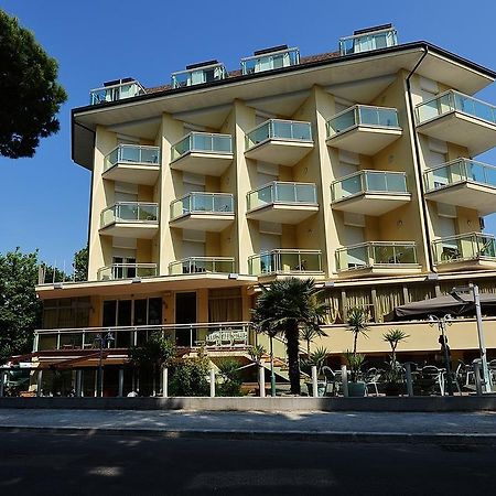 Hotel Bamar Pinarella Exterior photo