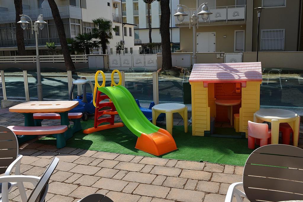 Hotel Bamar Pinarella Exterior photo