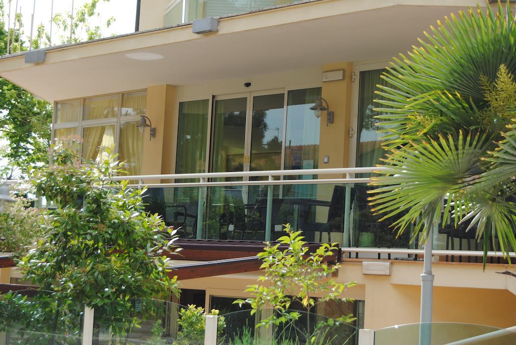 Hotel Bamar Pinarella Exterior photo